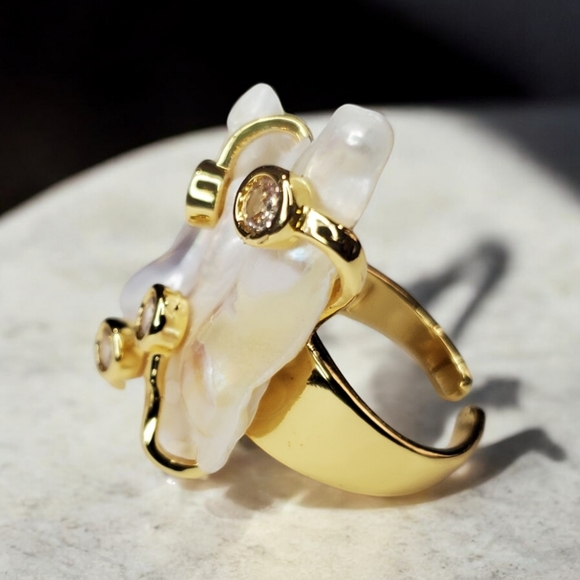 Natural Baroque Pearl Crystal Caged Statement Ring Adjustable - Picture 3 of 5